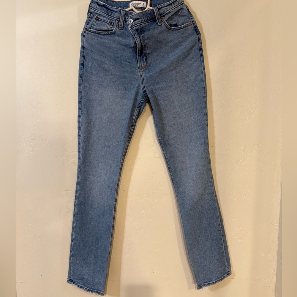 Abercrombie & Fitch Light Blue High Rise Jeans Size 28 women’s